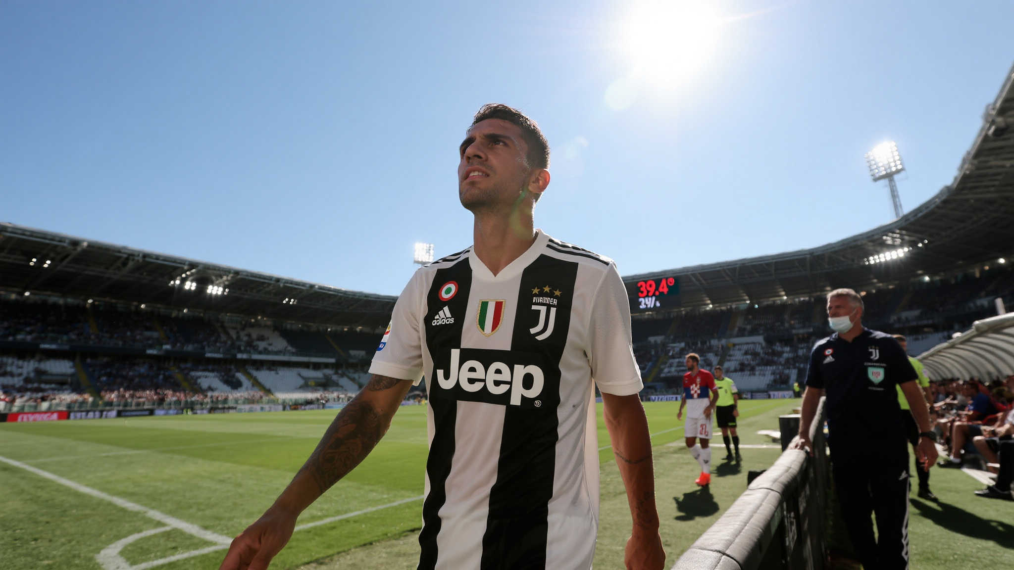 尤文对阵维达德，酷暑中午开球，当地红色高温预警39.4℃